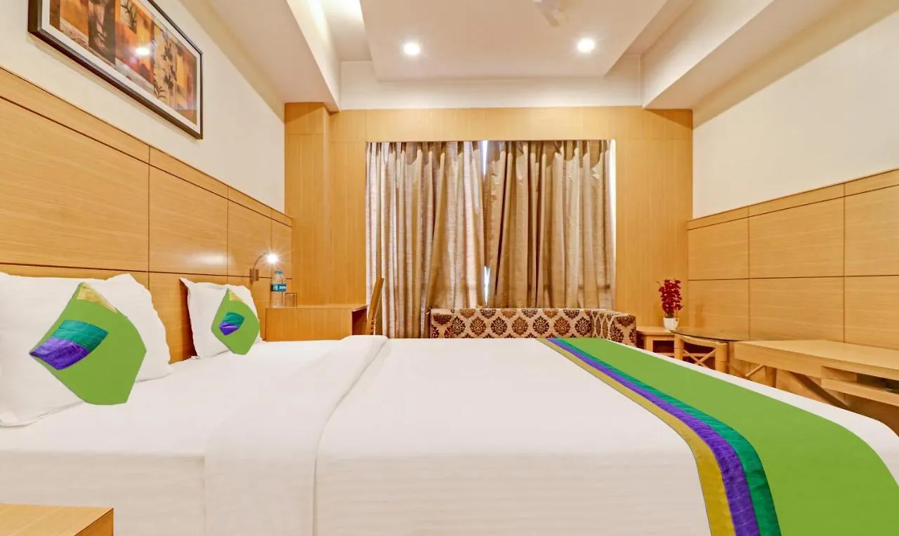 Treebo Galaxy Rooms New Delhi 3*,  India