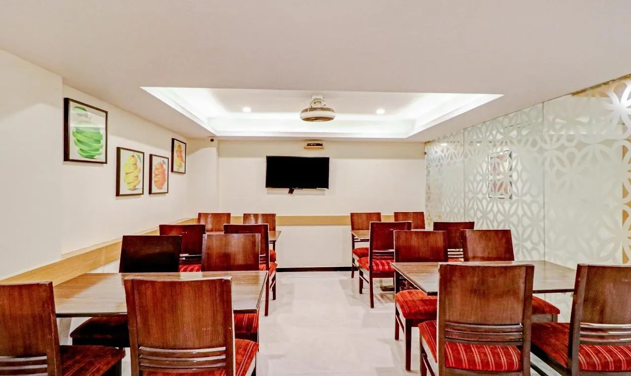 Treebo Galaxy Rooms New Delhi 3*,  India